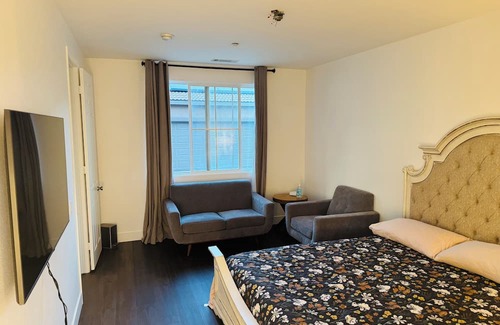 Valley Center Casa | Charming 1-bedroom in a large house in fabulous Valley Center with WiFi, AC
