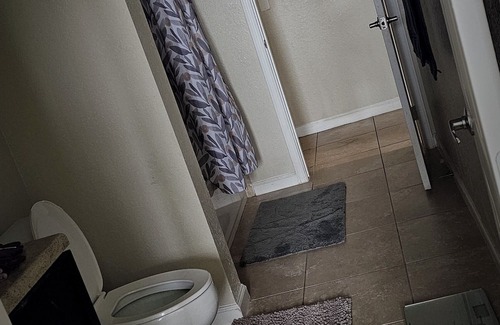 Southpoint Apartamento | Gated Community Close to TIA bank Stadium, The Towncenter, Vystar Arena