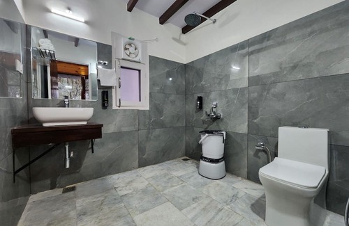 Kandaghat Complejo | Couple and family friendly eco resort Near Shimla in Kandaghat