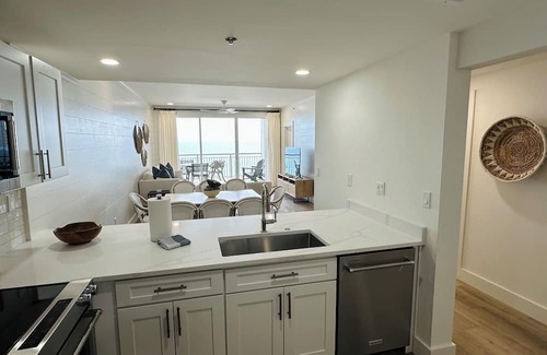 Rosemary Beach Condominio | Just Listed! 2 Bedroom Gulf Front in High Pointe with Seasonal Beach Service