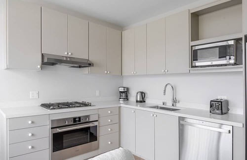 Chinatown Apartamento | Blueground | Downtown, elevator, nr parks
