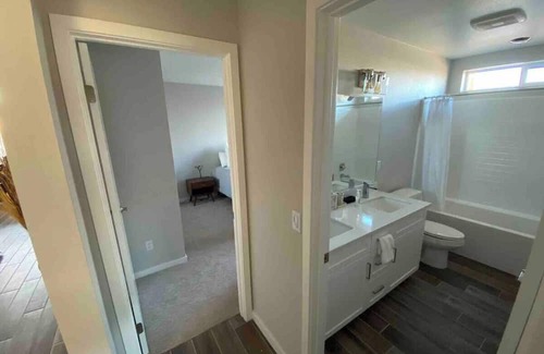 Desert Hot Springs Casa | Traveling RN / Professionals - Private Bed and Shared Bathroom