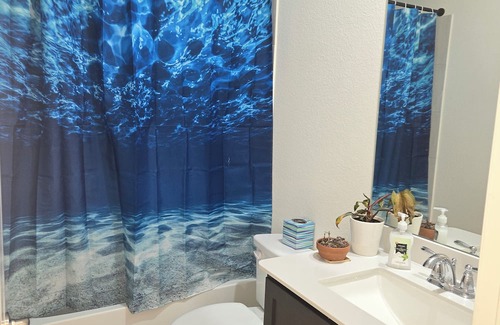 Lincoln Park Casa | Charming 1-bedroom in a house with WiFi and AC in delightful Aubrey area.