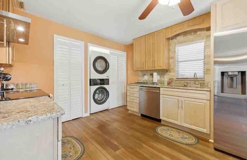 Weeki Wachee Gardens Casa | Charming 2-bedroom house in superb weeki wachee with WiFi, AC