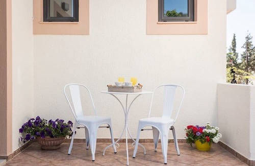 Gialos Condominio | Mear Family Escape - Summer Cretan Getaway