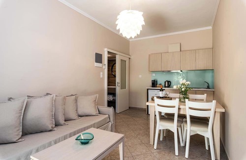 Gialos Condominio | Mear Family Escape - Summer Cretan Getaway