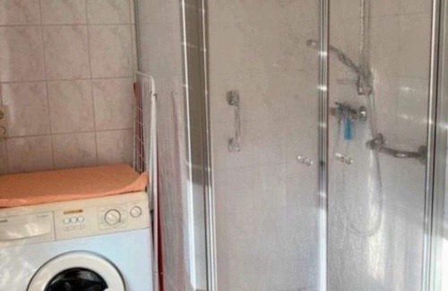 Detern Casa | Spacious ground floor apartment in a quiet residential area with a beautiful garden.