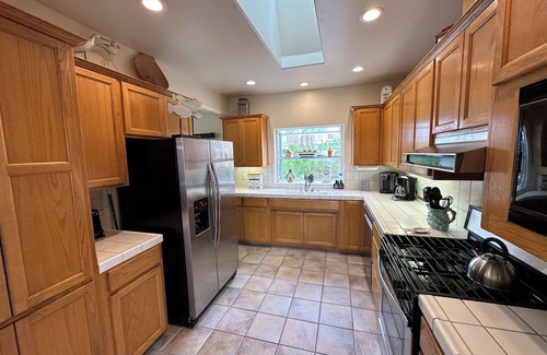 Marine Terrace Casa | Ocean Deck View! Spacious 5-bedroom with King Suites in Beach walk Cambria!
