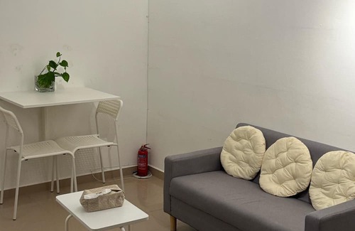 Taman Islands Glades Apartamento | Entire unit 2-bedroom apartment town area with AC, WiFi