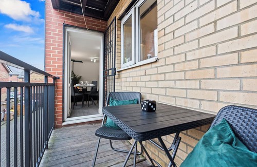 Lansbury Apartamento | Sleeps 6| 2 Bed Flat 5mins Drive to Canary Wharf Station | SquidGame FreeParking