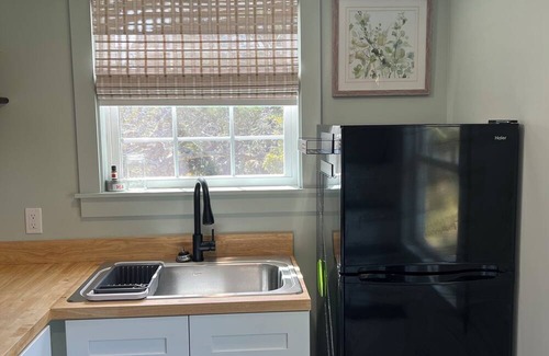 Ocracoke Cabaña | Birdland: Private tiny house with marsh views and kayak access