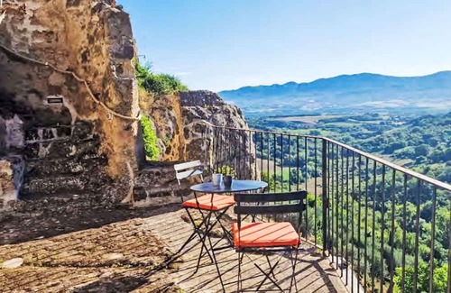 San Michele in Teverina Casa | Stunning private villa for 6 guests with A/C, private pool, WIFI, TV and terrace