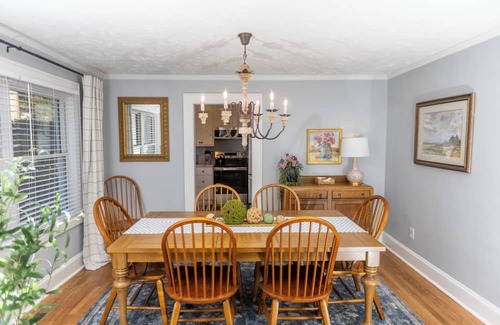 Terry Sanford Casa | Haymount Movie Room + min. to Downtown & Ft. Bragg & Grad Events Family Friendly