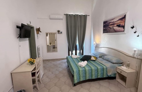 Brindisi Cama Y Desayuno | At 100 meters from the brindisi train station cheap and cozy