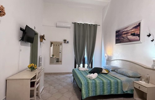 Brindisi Cama Y Desayuno | At 100 meters from the brindisi train station cheap and cozy