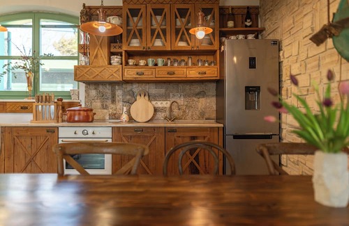 Visocane Casa | 3-bedroom traditional stone house in charming Visočane with WiFi, AC. Book now