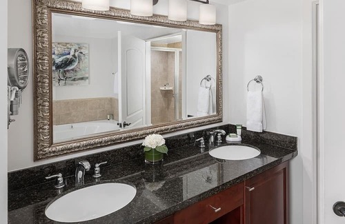 Flag Hill Complejo | MARRIOTT'S FRENCHMAN'S COVE, OCEAN SIDE VIEW Gorgeous 2-Bedroom, 2 Bath Resort!