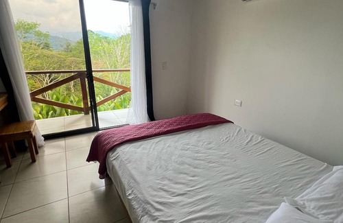 Canton Quepos Casa | Charming tinyhome with WiFi and AC in perfect Maritima- Sabalo