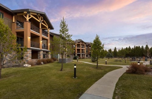 West Yellowstone Condominio | Charming 2-bedroom condo with WiFi, fitness room in amazing West Yellowstone