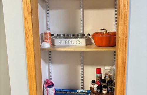 Lansing Apartamento | Apartment with WiFi above laundromat in Main Street in Lansing