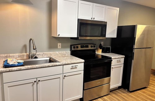 Lansing Apartamento | Apartment with WiFi above laundromat in Main Street in Lansing