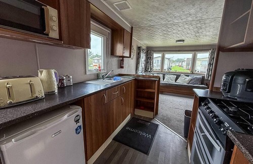 Clacton-on-Sea Casa | Superb 8 berth caravan with free WiFi at Highfield Grange ref 26706WR