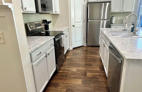Moncks Corner Casa | Amazing 3-bedroom house in convenient Moncks Corner with private in-ground pool!