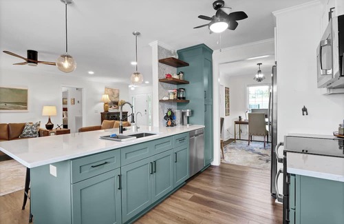 Wilmington Casa | Charming 3-bedroom, centrally located in wonderful Wilmington & in-ground pool!