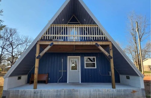 Clarksville Casa | Cedar Grove Rental A-frame