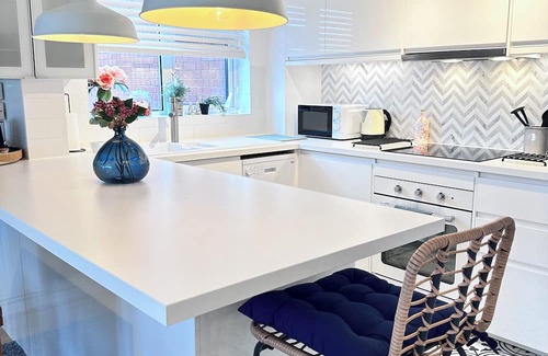 Isle of Grain Apartamento | A hidden gem, just 4 minutes from the beach & lively shops & bars of Leigh Town,