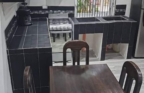 Retalhuleu Casa | Well-equipped house, court, A/C, +Pets
