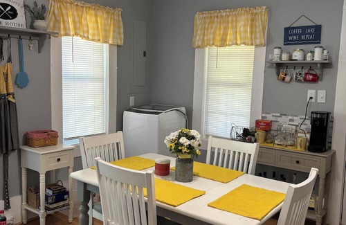 Clarkson Casa | 4-bedroom house in fabulous Clarkson with AC, WiFi. Enjoy your stay