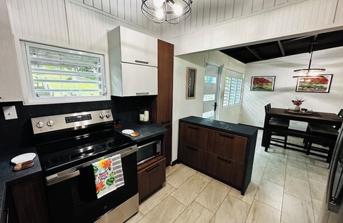 Mata de Platano Chalet De Esquí | Yunque Valley! 3-bedroom chalet in La Capital del sol, Luquillo! with AC, WiFi!