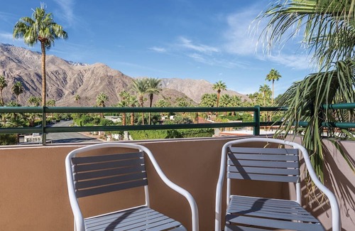 Uptown Design District Condominio | Great Price and Location for Stagecoach 2025