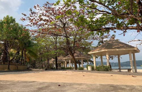 Sihanoukville City Centre Casa | Private Bungalows with direct access to private beach and peaceful garden.