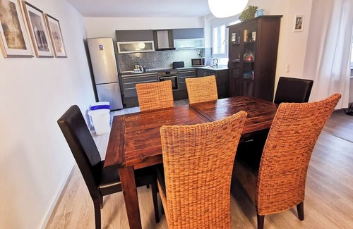 Bergheim Apartamento | *NEW* Duplex | CityCentre | AC | Netflix | 8 pers.