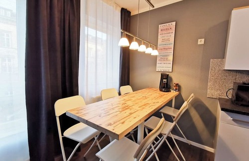 Bergheim Apartamento | *NEW MADE* next to Bismarckplatz | netflix | AC