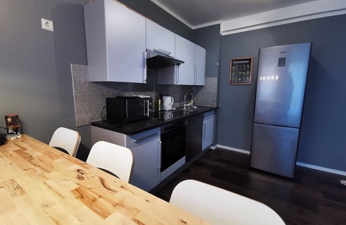 Bergheim Apartamento | *NEW MADE* next to Bismarckplatz | netflix | AC
