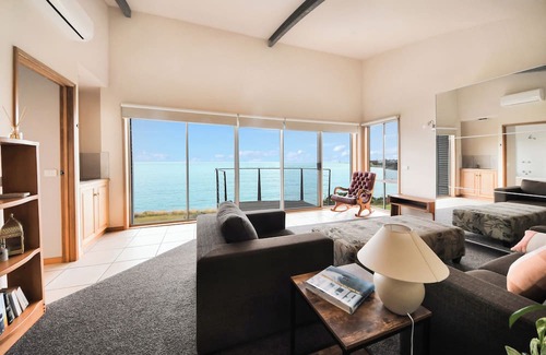 Portland Apartamento | Soak up the seaside breeze and enjoy uninterrupted sea views!