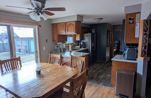 Ashwaubenon Casa | 3-bedroom house in peaceful Green Bay with AC, WiFi