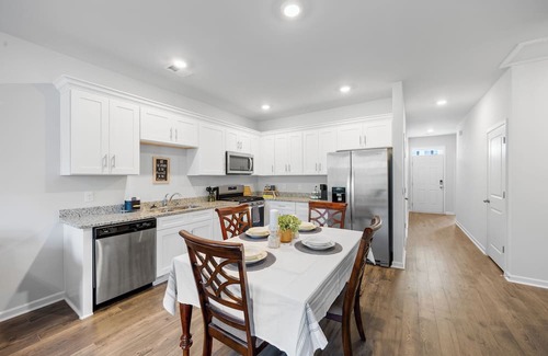 Graniteville Casa | Near I-20, located within walking distance of Starbucks, Arby's, and many others