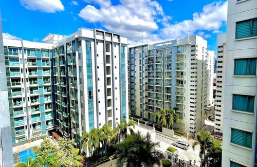 Pasay Apartamento | Cozy Airport Condotel 2-3 mins away from Resorts World Manila