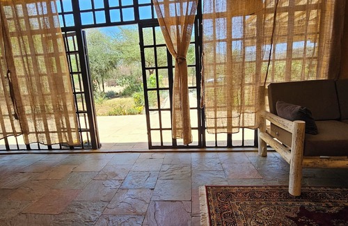 Kajiado County Cabaña | Charming Cottage in Namanga with gorgeous views & birdlife.Pet friendly!
