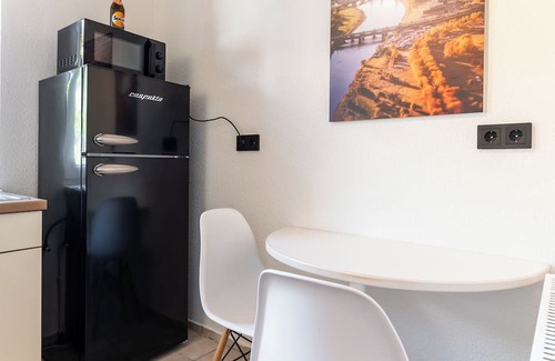 Bannewitz Apartamento | Cozy Monteurwohnung with Balcony and Modern Amenities in Bannewitz