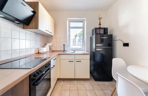 Bannewitz Apartamento | Cozy Monteurwohnung with Balcony and Modern Amenities in Bannewitz