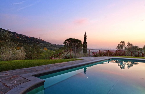 Cortona Cabaña | La Fonte, our quaint little west facing cottage for two people.