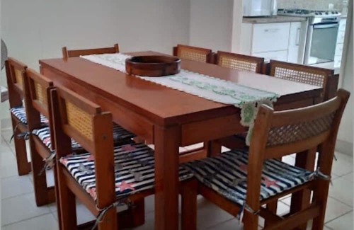 Loteamento Joao Batista Juliao Apartamento | Guarujá Enseada Family Apartment 5 minutes from the beach, your pet is welcome.