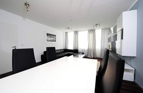 Weststadt Apartamento | 150 m² Apt | full AC | netflix | center | balcony
