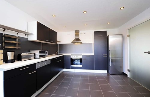Weststadt Apartamento | 150 m² Apt | full AC | netflix | center | balcony