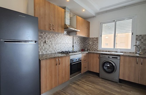Tunis Apartamento | Chic 1-bedroom apartment with AC, WiFi in amazing Tunis